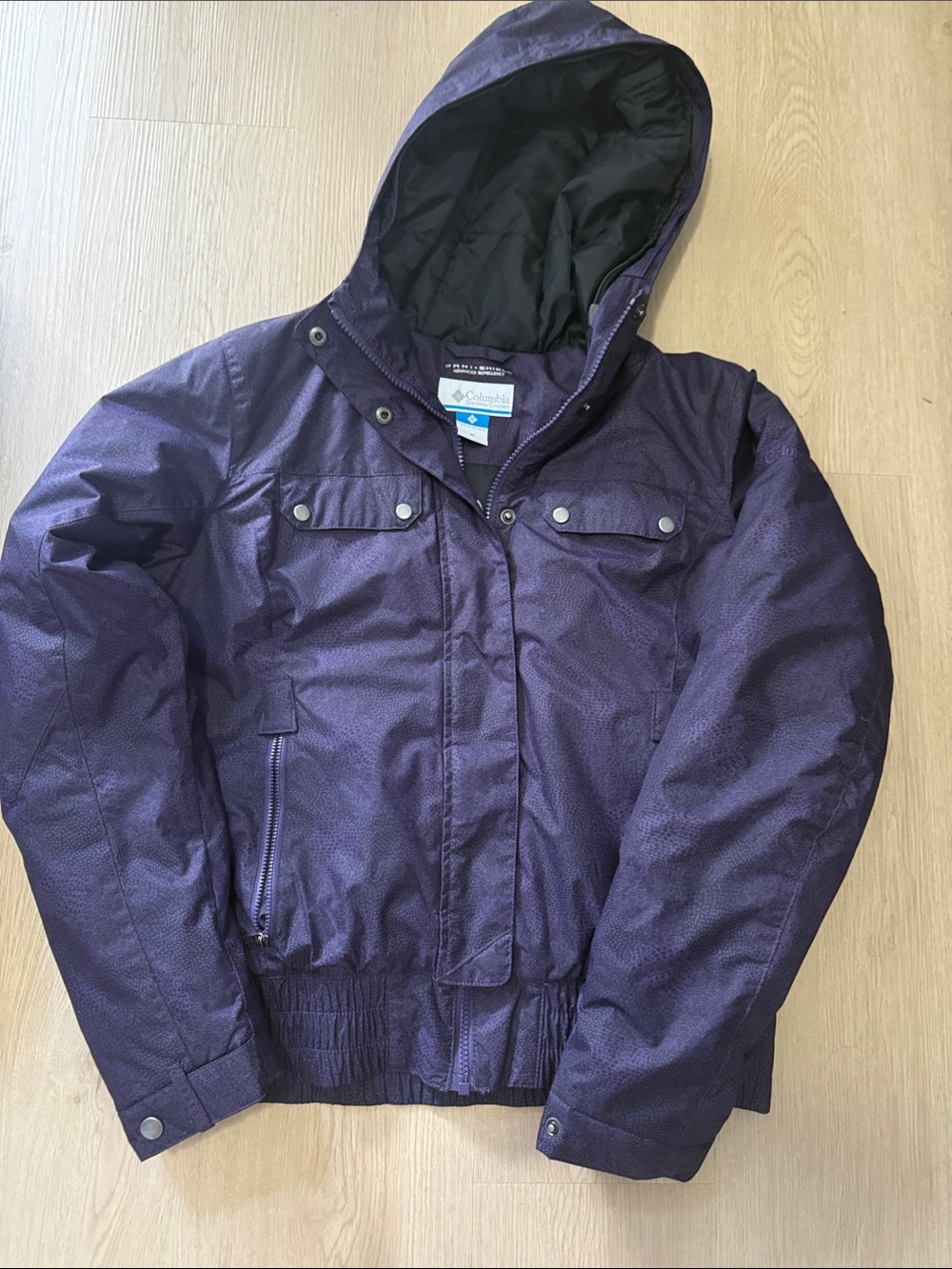 Columbia woman Purple Hooded Puffer Jacket size medium